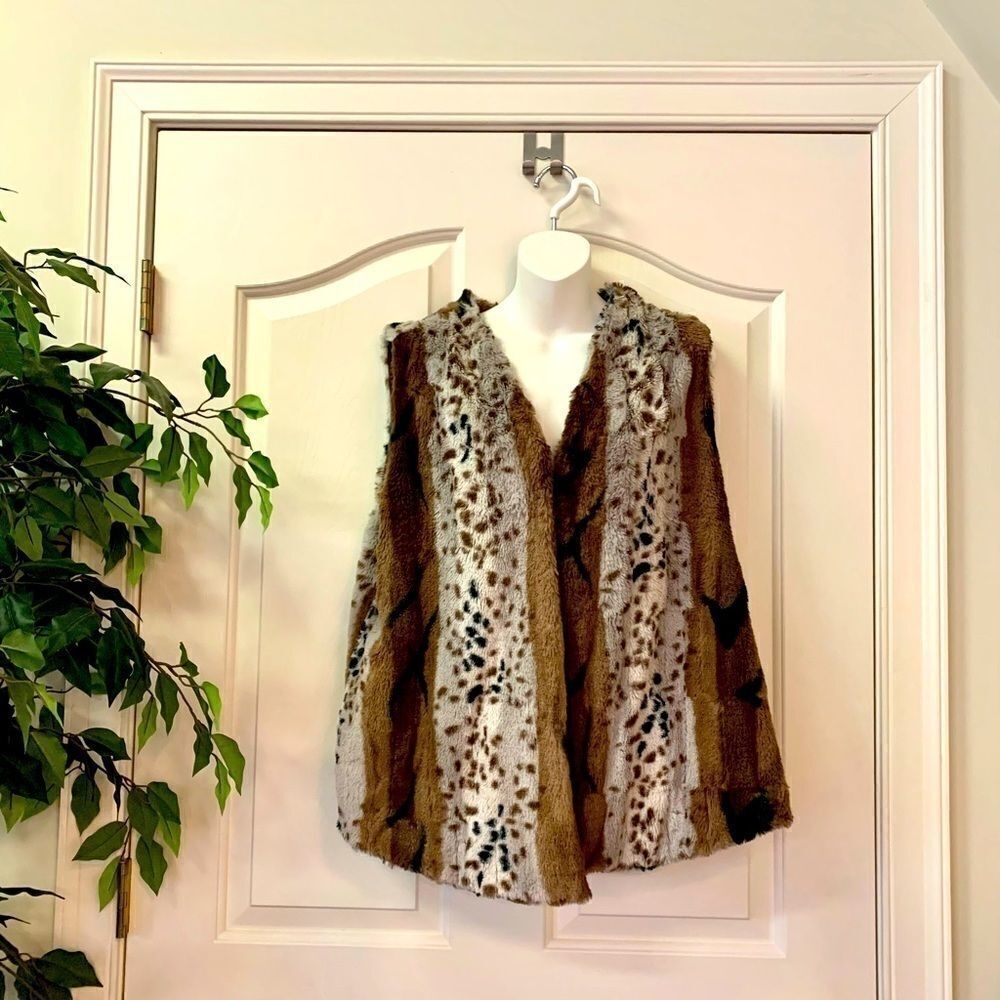 Multiples Vest - Picture 2 of 12